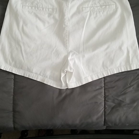 Shorts - Picture 2 of 5